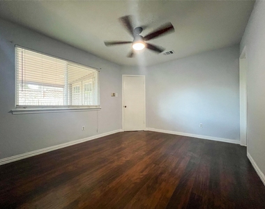 12004 Thompkins Dr - Photo Thumbnail 11