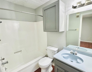 3702 S Second St - Photo Thumbnail 11