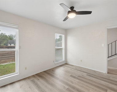 820 Sahara Ave - Photo Thumbnail 16