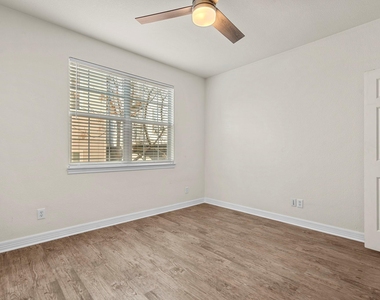 1100 W 25th St - Photo Thumbnail 32