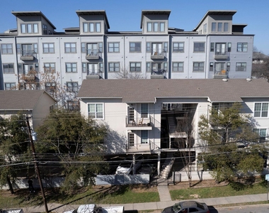 1100 W 25th St - Photo Thumbnail 2