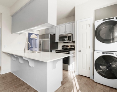 1100 W 25th St - Photo Thumbnail 23