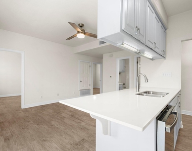 1100 W 25th St - Photo Thumbnail 22