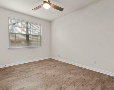 1100 W 25th St - Photo Thumbnail 35