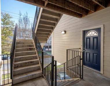 1100 W 25th St - Photo Thumbnail 3