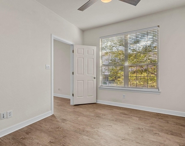 1100 W 25th St - Photo Thumbnail 29