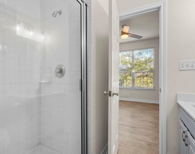 1100 W 25th St - Photo Thumbnail 31