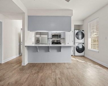 1100 W 25th St - Photo Thumbnail 25