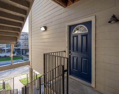1100 W 25th St - Photo Thumbnail 4