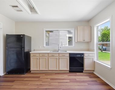 10316 Garbacz Dr - Photo Thumbnail 3