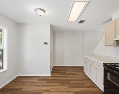 10316 Garbacz Dr - Photo Thumbnail 5
