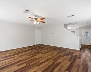 10316 Garbacz Dr - Photo Thumbnail 8