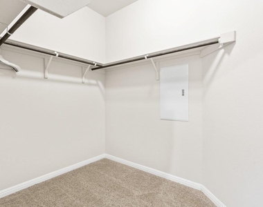 2072 Port Ellen Dr - Photo Thumbnail 16