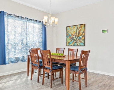 2072 Port Ellen Dr - Photo Thumbnail 3