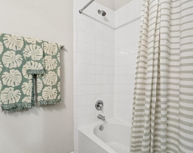 2072 Port Ellen Dr - Photo Thumbnail 21