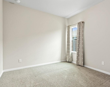 2072 Port Ellen Dr - Photo Thumbnail 18