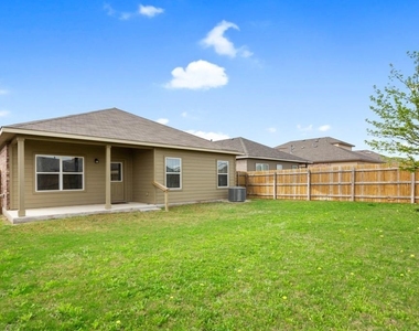 2072 Port Ellen Dr - Photo Thumbnail 23