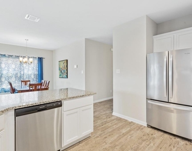 2072 Port Ellen Dr - Photo Thumbnail 10