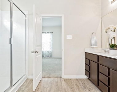 2072 Port Ellen Dr - Photo Thumbnail 11