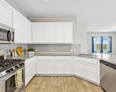 2072 Port Ellen Dr - Photo Thumbnail 9