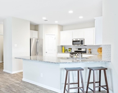 2072 Port Ellen Dr - Photo Thumbnail 6