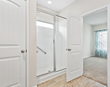 2072 Port Ellen Dr - Photo Thumbnail 13