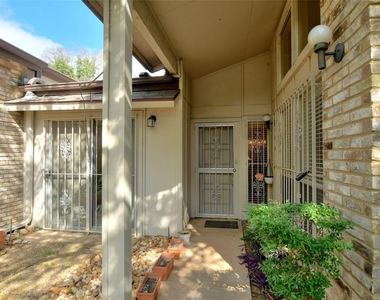 7919 Ridgeline Dr N - Photo Thumbnail 4