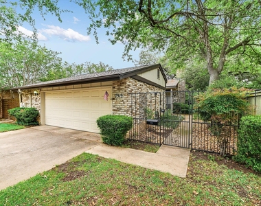 7919 Ridgeline Dr N - Photo Thumbnail 23