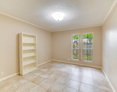 7919 Ridgeline Dr N - Photo Thumbnail 21