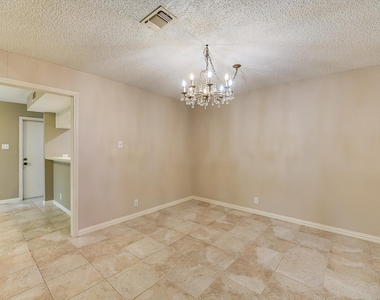 7919 Ridgeline Dr N - Photo Thumbnail 18