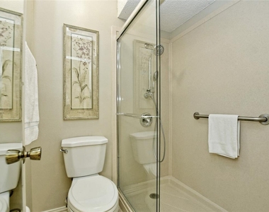 7919 Ridgeline Dr N - Photo Thumbnail 10