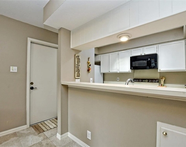 7919 Ridgeline Dr N - Photo Thumbnail 6
