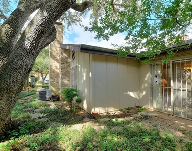 7919 Ridgeline Dr N - Photo Thumbnail 11
