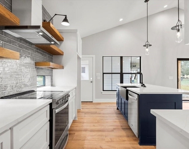 205 N Avenue - Photo Thumbnail 12