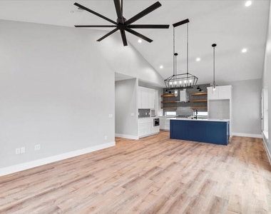 205 N Avenue - Photo Thumbnail 5