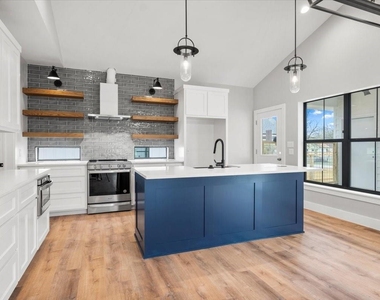 205 N Avenue - Photo Thumbnail 9