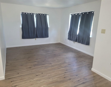205 2nd Ave - Photo Thumbnail 2