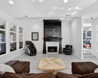 3627 Stoneridge Rd - Photo Thumbnail 2