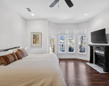 3627 Stoneridge Rd - Photo Thumbnail 8