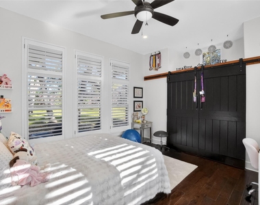3627 Stoneridge Rd - Photo Thumbnail 12
