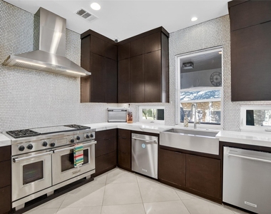 3627 Stoneridge Rd - Photo Thumbnail 4