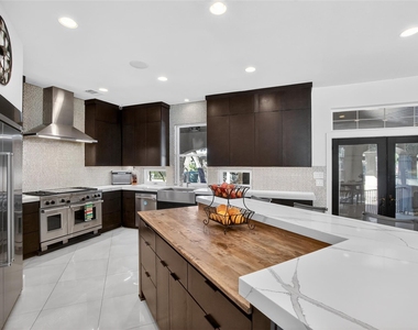 3627 Stoneridge Rd - Photo Thumbnail 3