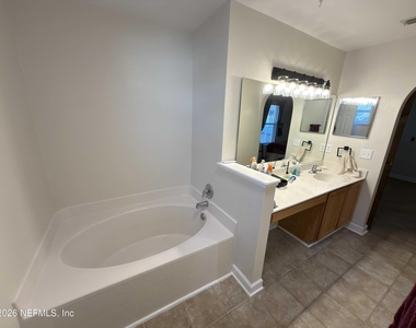 3411 Glenn Hollow Court - Photo Thumbnail 3