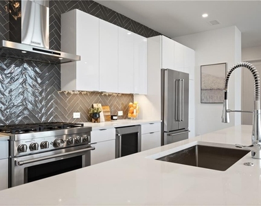 788 W Marietta Street Nw - Photo Thumbnail 19