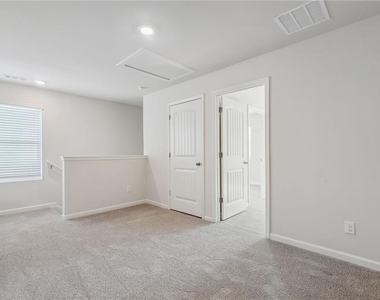 207 Whitewood Drive - Photo Thumbnail 14