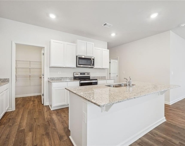 207 Whitewood Drive - Photo Thumbnail 9