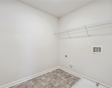 207 Whitewood Drive - Photo Thumbnail 21