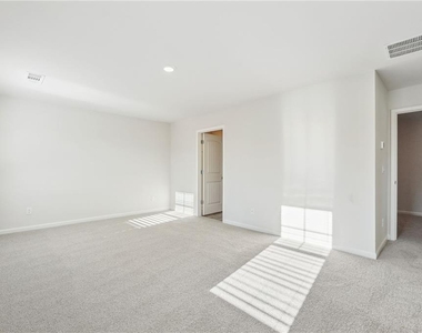 207 Whitewood Drive - Photo Thumbnail 16
