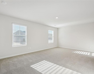 207 Whitewood Drive - Photo Thumbnail 15