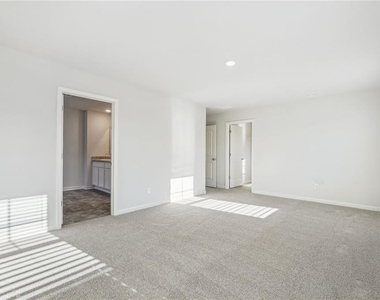 207 Whitewood Drive - Photo Thumbnail 17